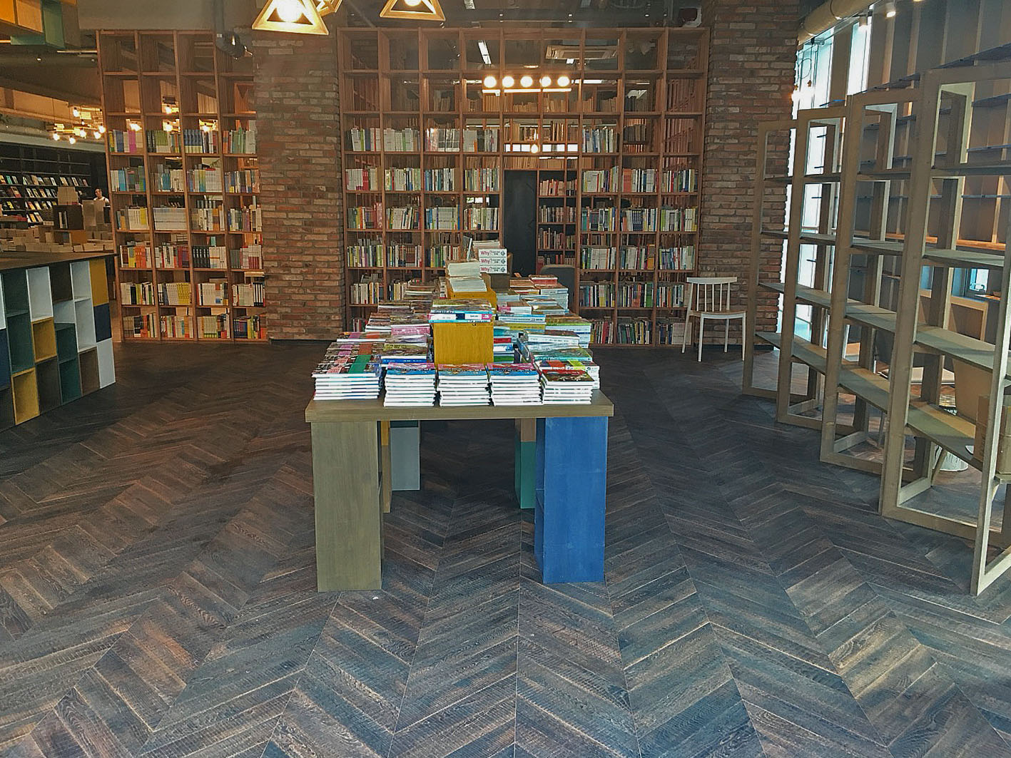 Chevron Distressing 12x90x500.JPG