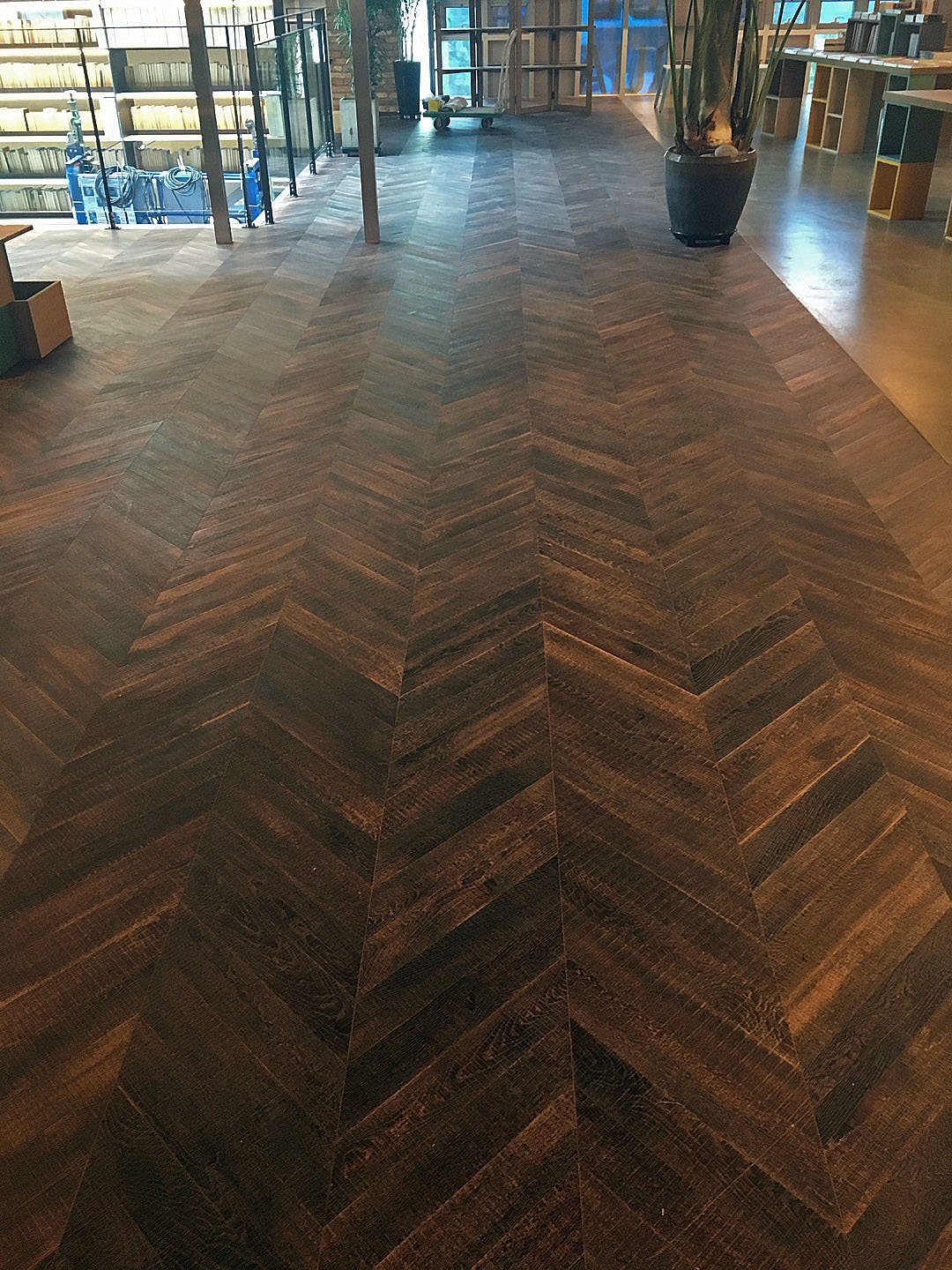 Chevron Distressing 12x90x500.JPG