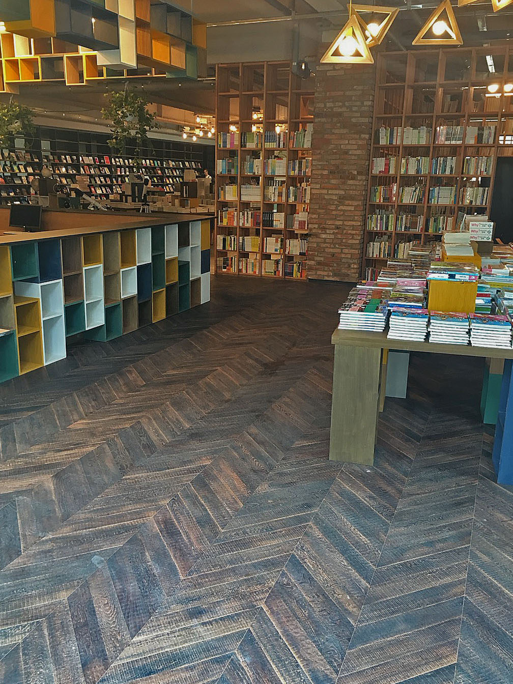 Chevron Distressing 12x90x500.JPG