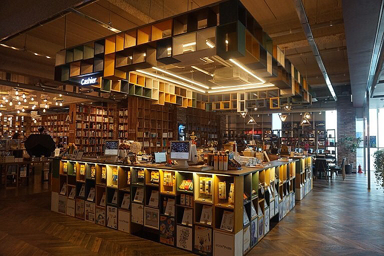 Chevron Distressing 12x90x500.JPG