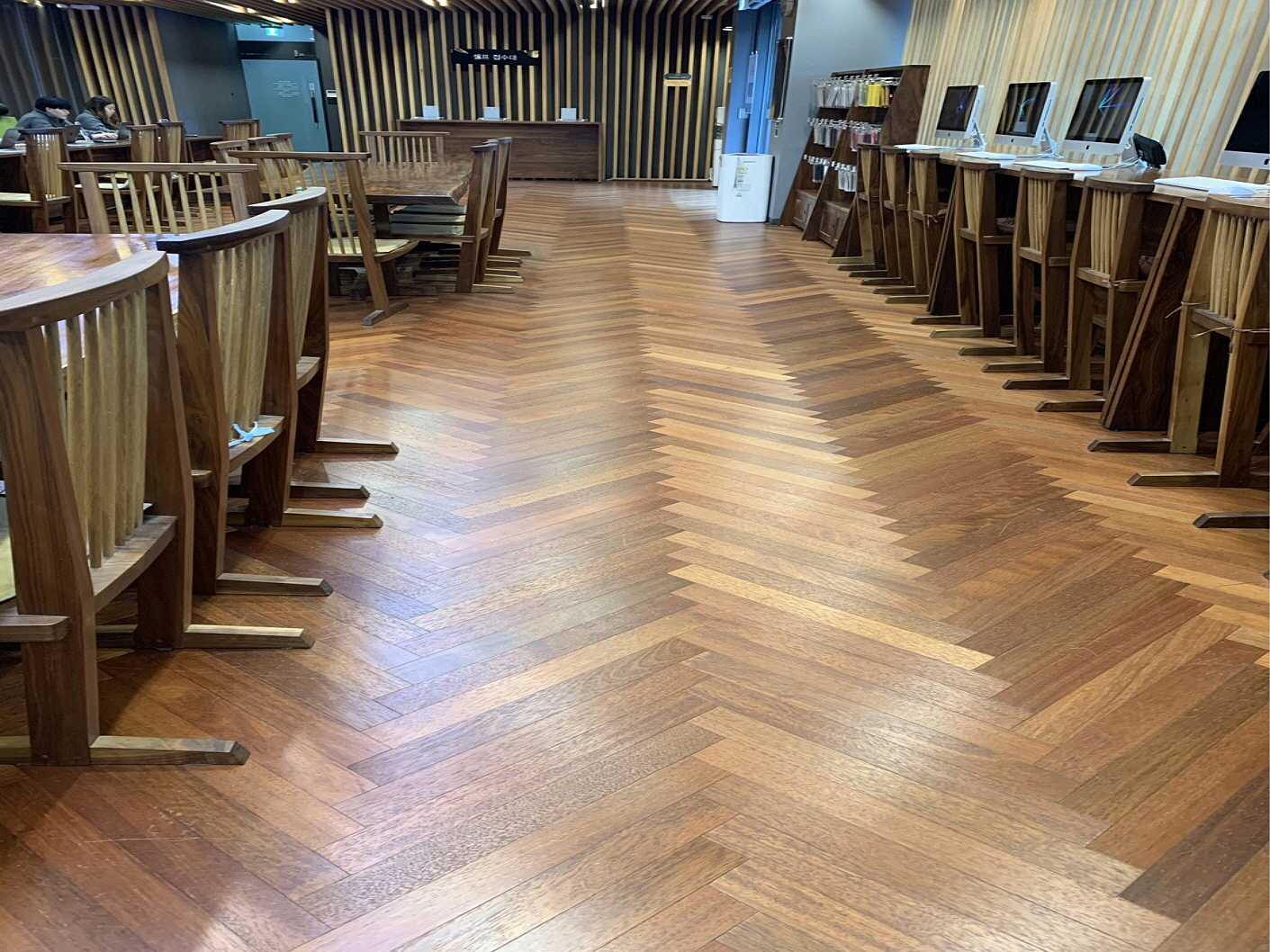 iphon service center.jpg