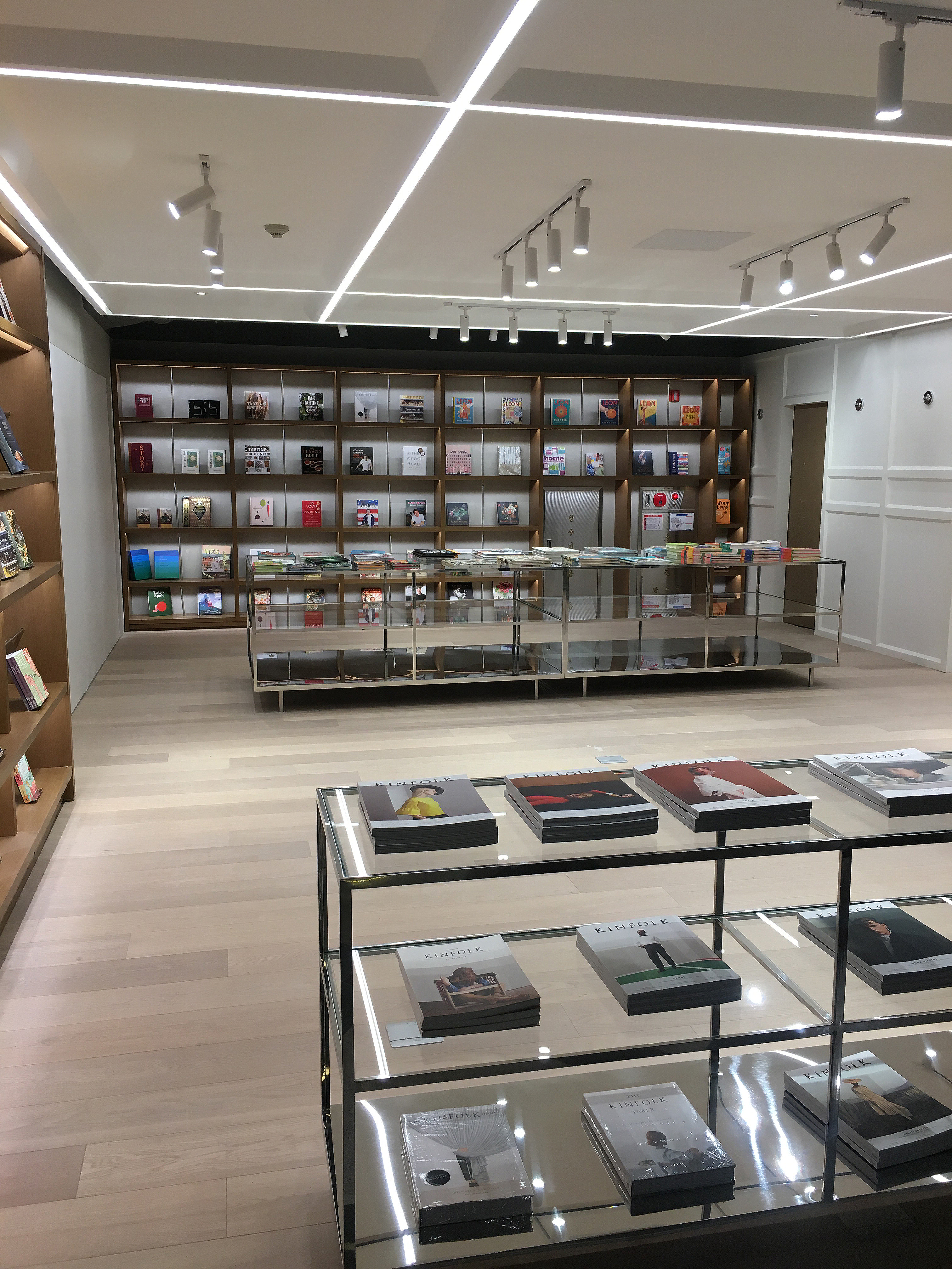 White Open Pour 12x190x1900-3.JPG